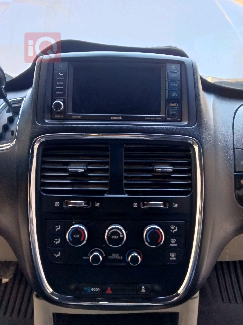 دودج جراند كارافان